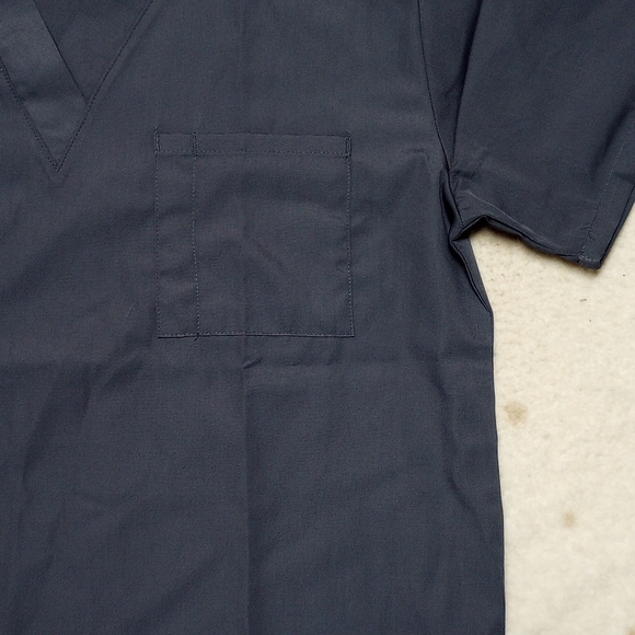 UA uniform advantage scrubs top - Picture 2 of 8